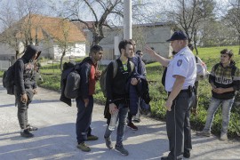 Još 1.250 graničara pokrilo bi rupe na granici