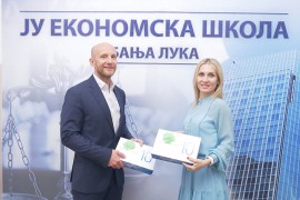 Sberbank a.d. Banjaluka donirala tablete za Ekonomsku školu
