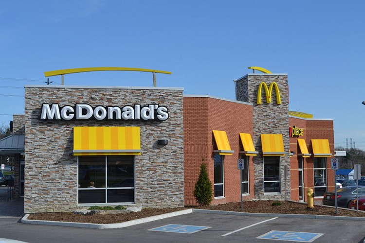 Bivši korisnici franšize tuže "Mekdonalds" zbog rasizma