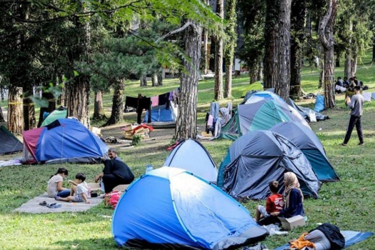 Ko kontroliše trošenje novca za migrante?