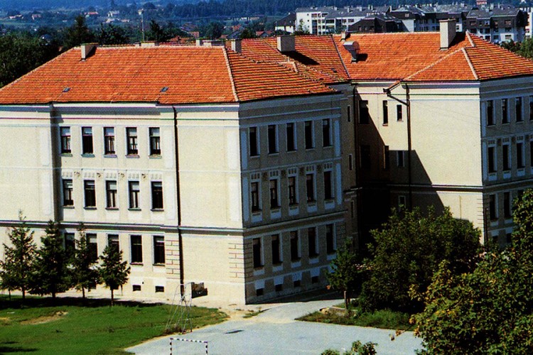 Zatvorena osnovna škola u Koprivnici, korona i na svadbi