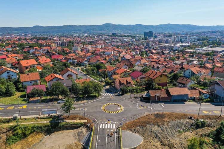 Izgrađen novi kružni tok na putu prema UKC-u
