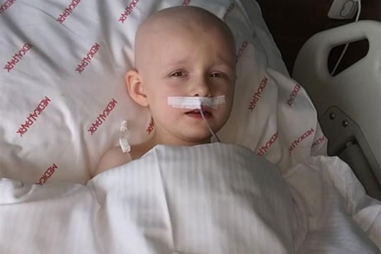 Malenoj Hani ponovo potrebna pomoć u borbi sa karcinomom