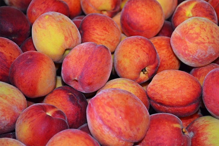 Zabranjen uvoz 17.700 kilograma breskve iz Turske