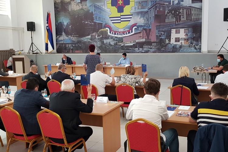 Vlast u Doboju obećava projekte, opoziciji iznos "bode oči"