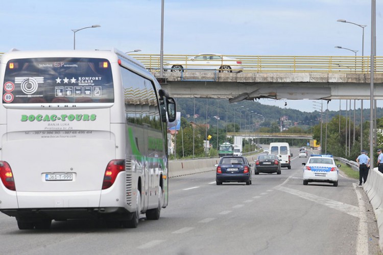 Obustava saobraćaja od nadvožnjaka Roguljić do Klašnica