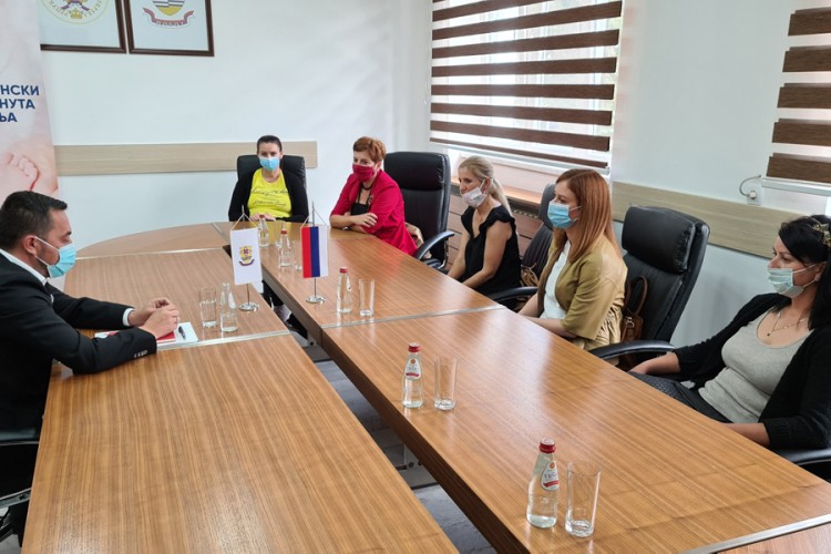 Po 4.000 KM za sufinansiranje potpomognute oplodnje za šest parova