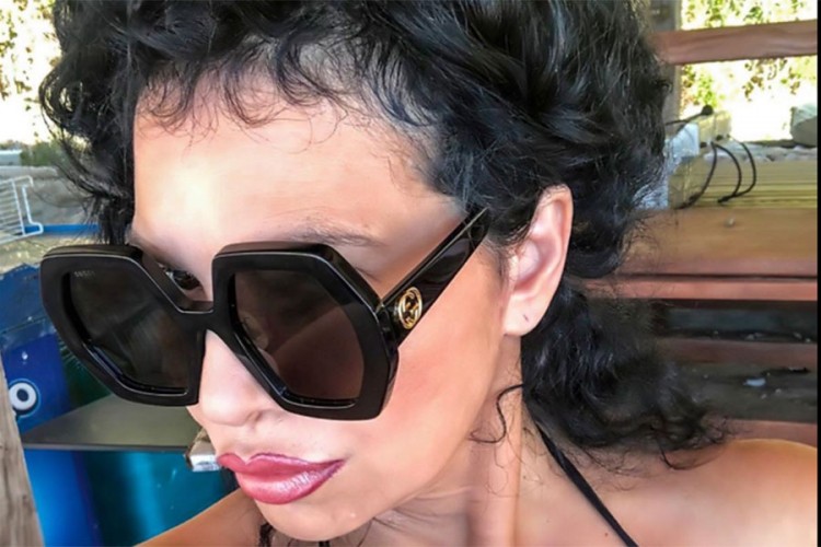 Lidija Vukićević pozirala u neobičnoj haljini