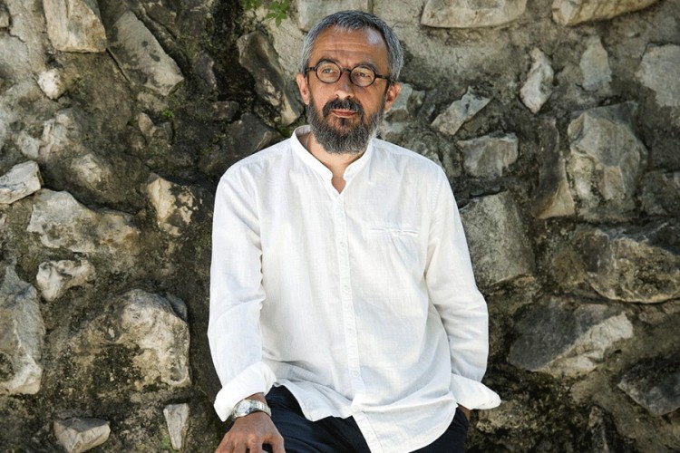 U četvrtak promocija romana "Što na podu spavaš" Darka Cvijetića
