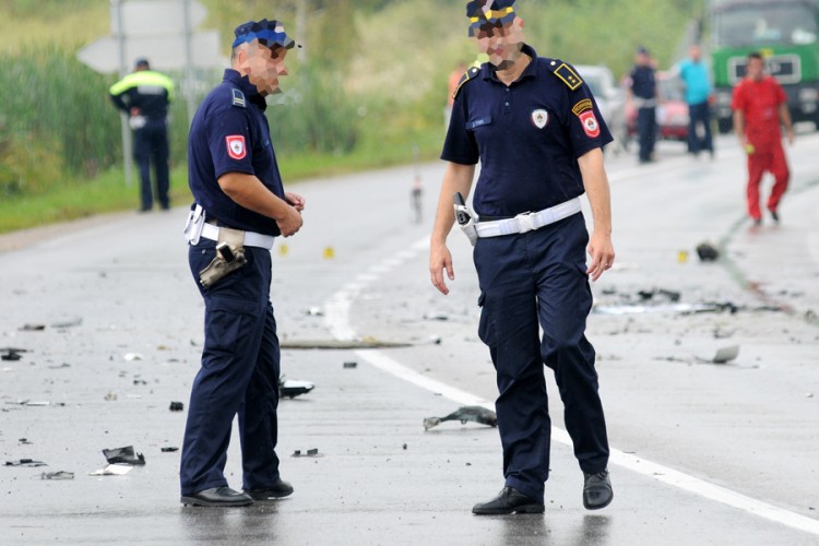 Još jedan stravičan udes kod Dervente, jedna osoba poginula