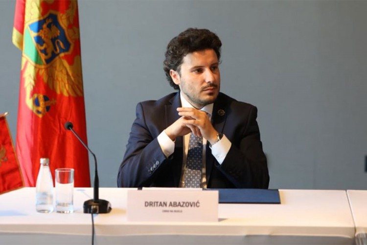 "Ne napadajte Abazovića, gurate ga ka DPS"