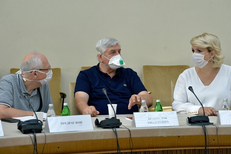 Krizni štab: Svi građani da se vrate u Srbiju do petka