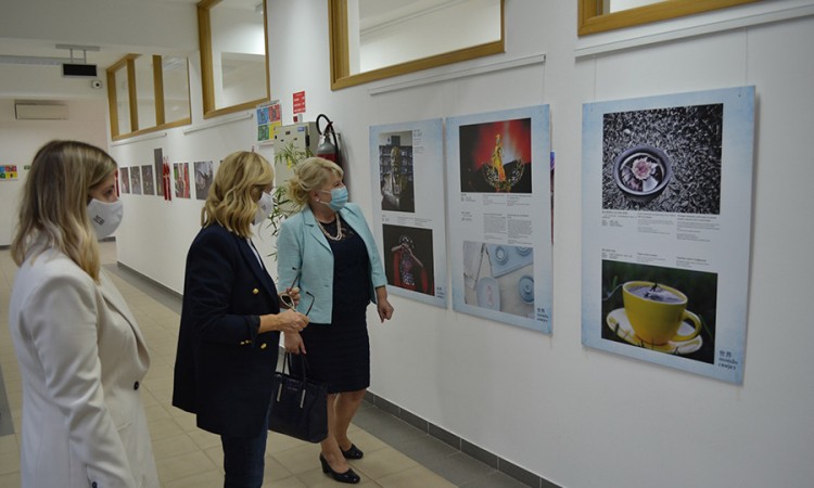 Otvorena izložba fotografija "Čaj, ljubav, svijet"