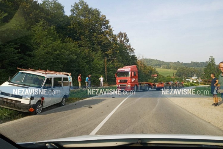 Sudar kamiona i kombija kod Čelinca, jedna osoba povrijeđena
