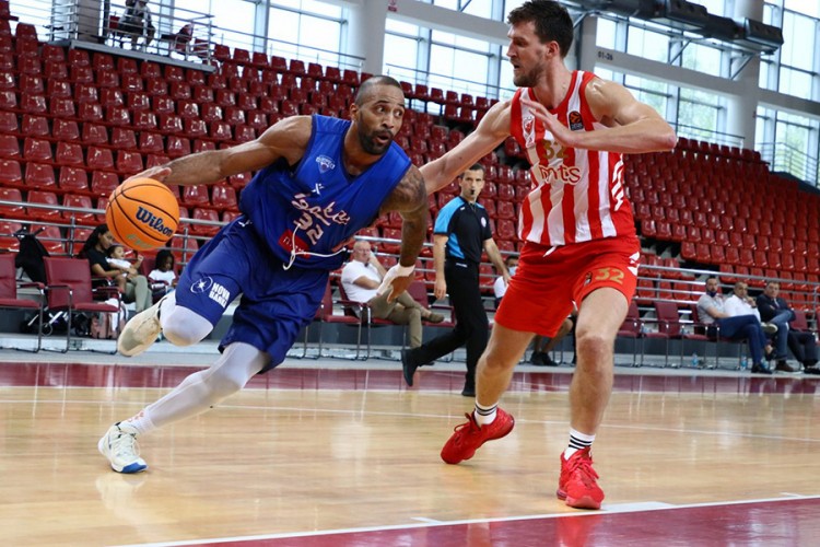 Košarkaši Crvene zvezde slavili u Laktašima