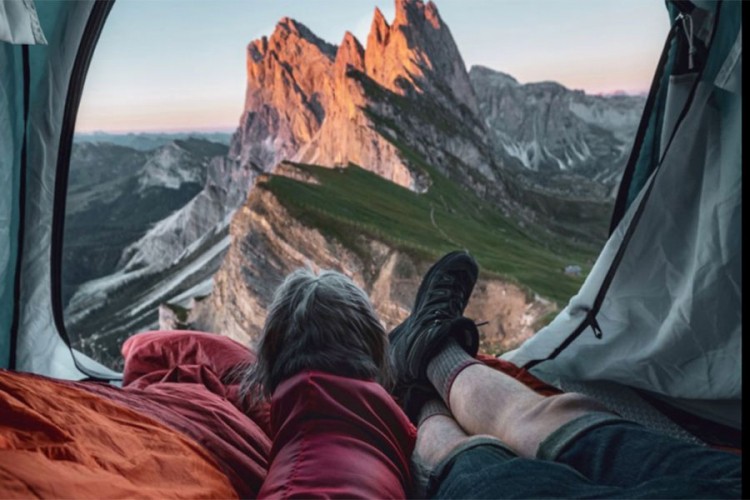 Pogled na planinu iz šatora najbolja fotografija godine