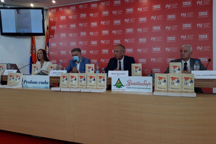 U Beogradu promovisana knjiga Milana Ljepojevića Naoružavanje istinom