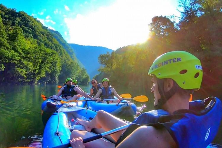 Kajak safari na Vrbasu: Škola, rekreacija i romantika