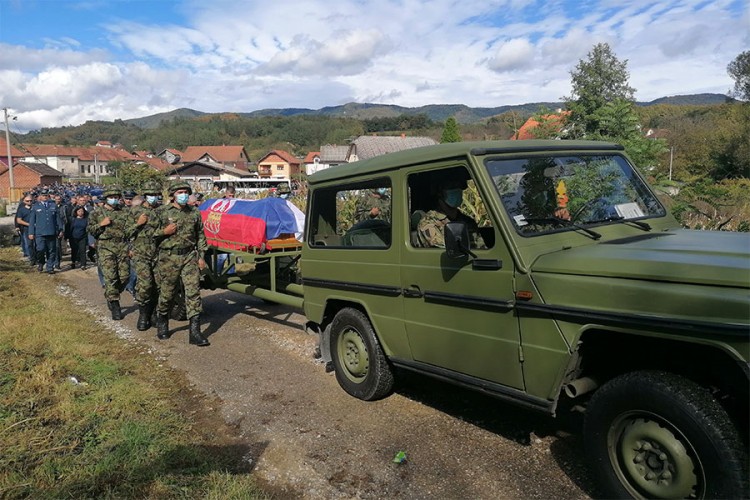 Sahranjeni poginuli piloti
