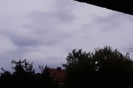 Јako nevrijeme u Zagrebu: Padao grad, vjetar nosio krovove