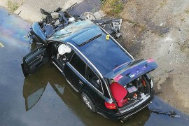 Audi sletio u rijeku, vozač s teškim povredama prevezen na UKC RS