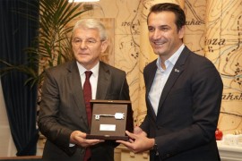 Gradonačelnik Tirane uručio Ključ grada Šefiku Džaferoviću