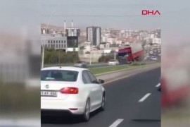 Kamionu otkazale kočnice tokom vožnje, vozač dva kilometra vozio ...