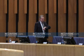 Izetbegović: Nije u redu što je Vučić pozvao samo Dodika i Čovića