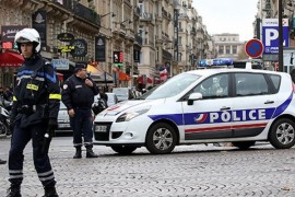 Napadaču na policiju ispred Notr Dama 28 godina robije