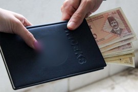 Profesor optužen za mito: "Sedmicu platile mobilnim telefonom"