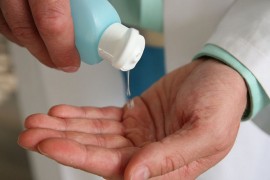Istraživači otkrili koliko virus korona ostaje na koži