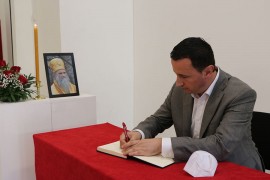 U Trebinju otvorena knjiga žalosti za mitropolitom Amfilohijem