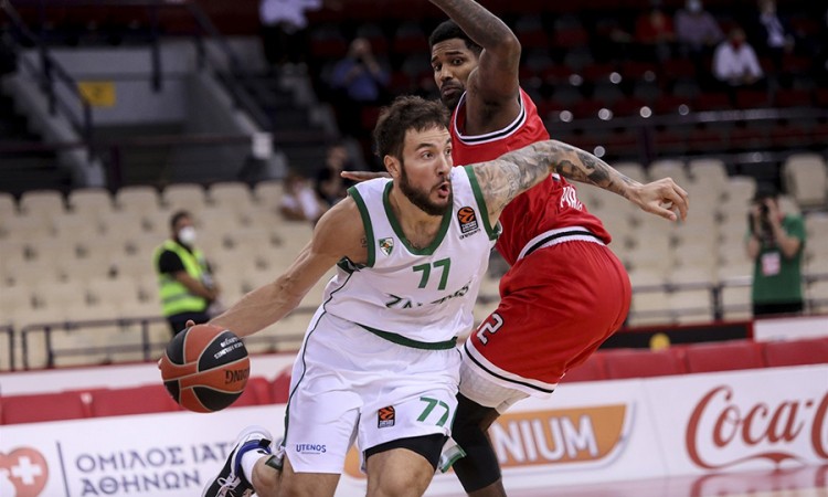 Žalgiris u poenima u finišu meča slavio u Pireju