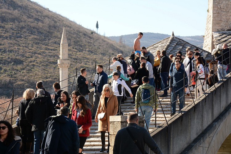U FBiH 74 odsto manje turista, najviše ih je bilo iz Srbije