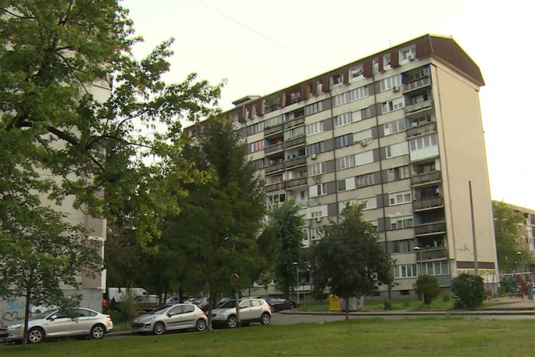 Vjetar odnio lim sa zgrade u Boriku