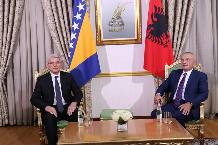 Džaferović stigao u Albaniju