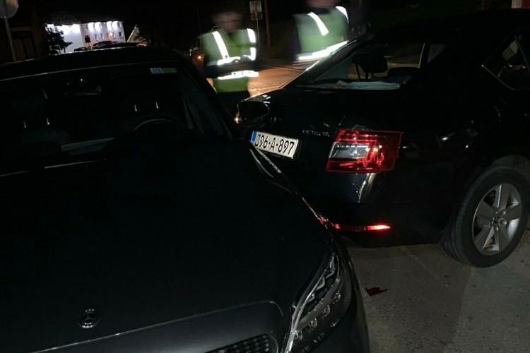 Opštinska škoda bez vozača slupala skupocjeni mercedes