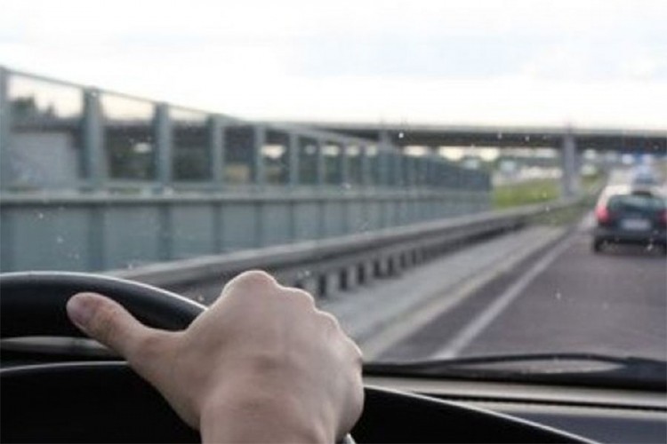 Drogiran vozio brže od 200 km/h bez vozačke dozvole