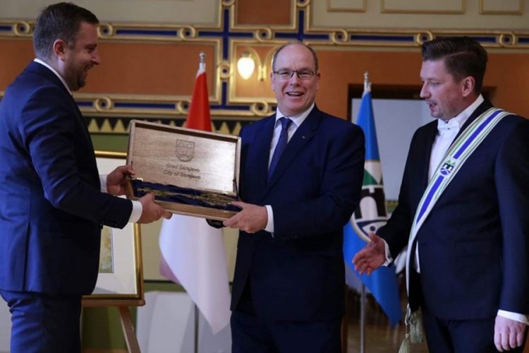 Princu Albertu II od Monaka uručen "Ključ grada Sarajeva"