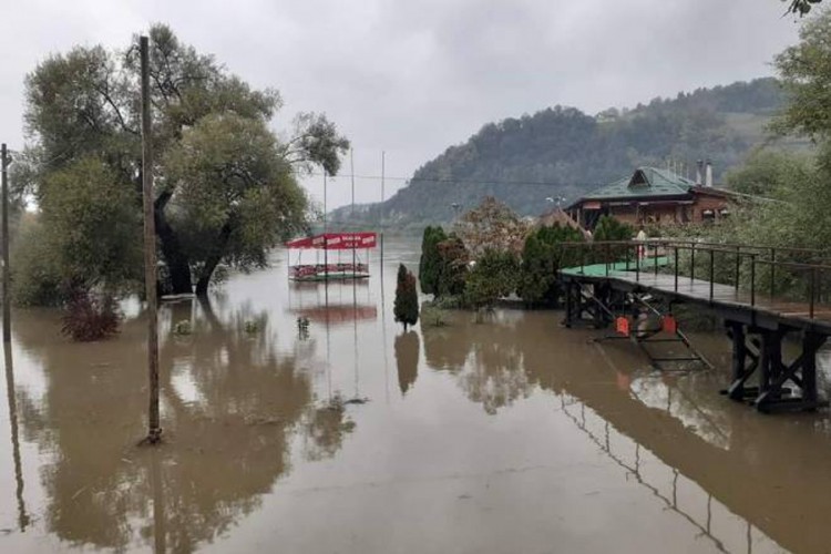 Rast vodostaja u Novom Gradu, uključene prepumpne stanice
