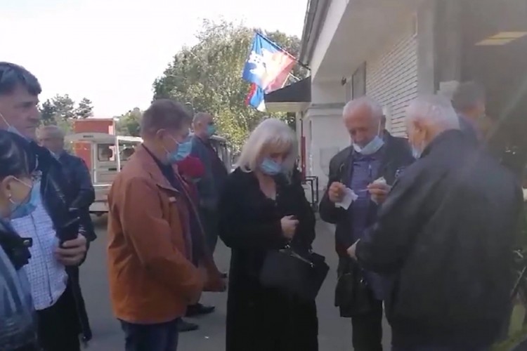 Pola estrade na sahrani Bore Drljače