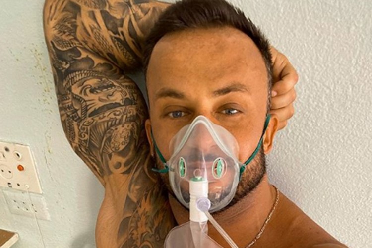 Influenser preminuo od korone, tvrdio da virus ne postoji