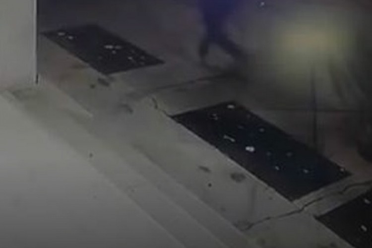 Objavljen prvi snimak napada na policijsku stanicu