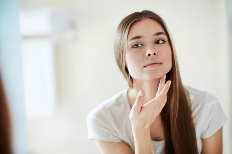 Dermatolog otkriva kako botoks i hijaluron utiču na kožu na hladnoći