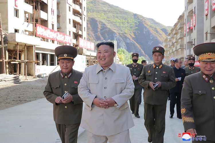 Kim poslao cvijeće u Kinu za pale kineske borce