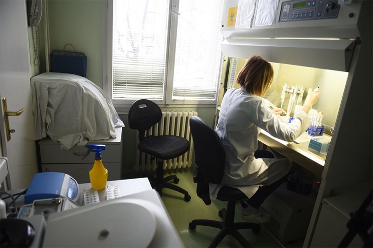 Zaražene još 582 osobe u Srpskoj, preminulo sedam
