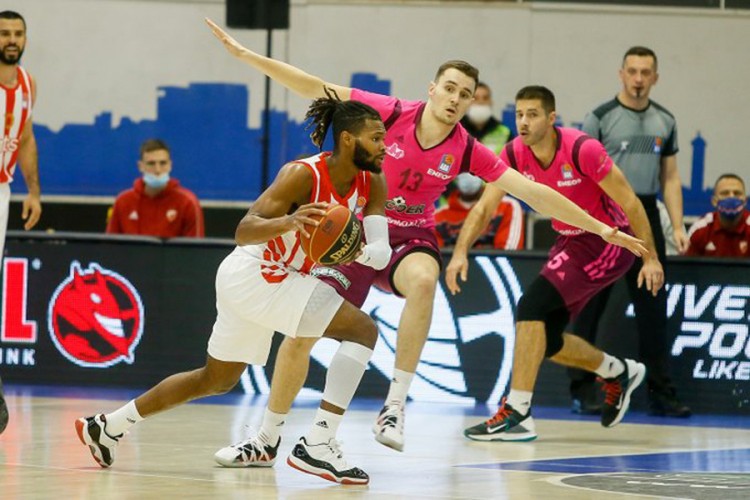 Žestok otpor Mege, Zvezda u finišu do pobjede