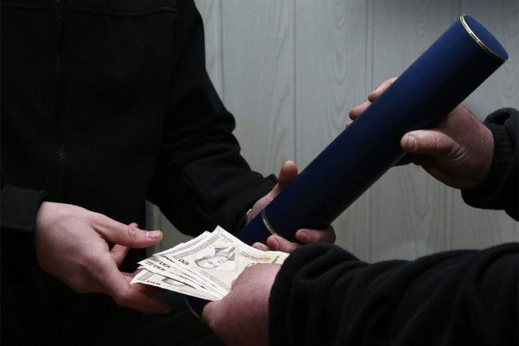 Istraga otkrila više od 100 kupaca lažnih diploma