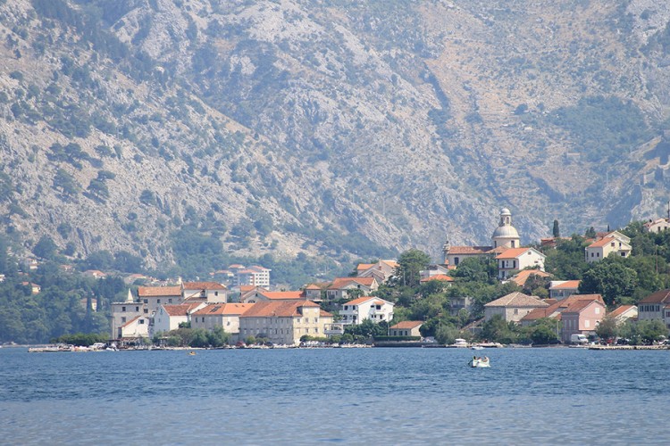 I u Tivtu i Plužinama u nedjelju Dan žalosti zbog smrti Amfilohija