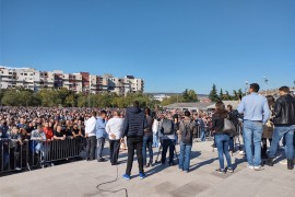Dodik i Vučić odali počast pored odra mitropolita Amfilohija